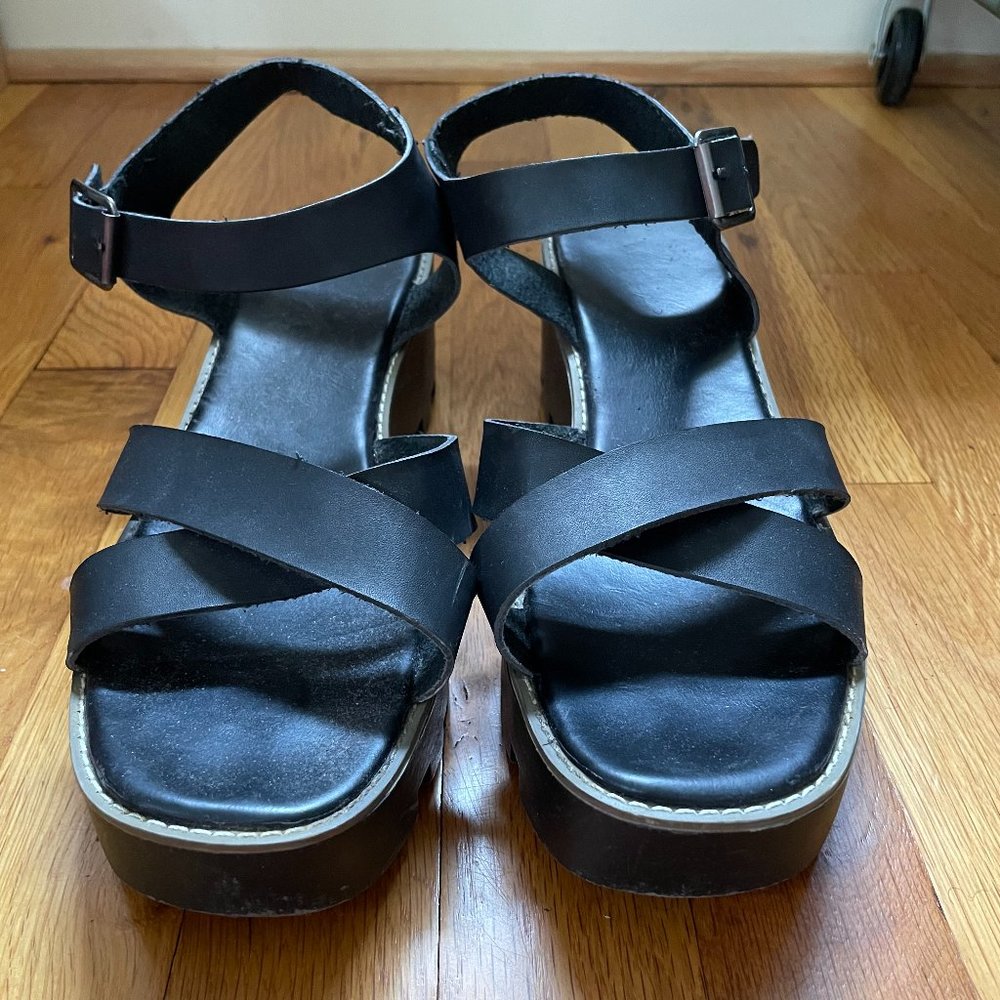 DSW Black platform sandal